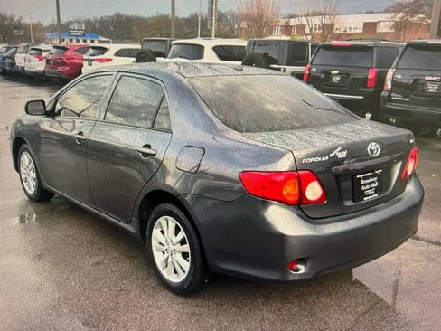 Used 2010 Toyota Corolla LE FWD image 3