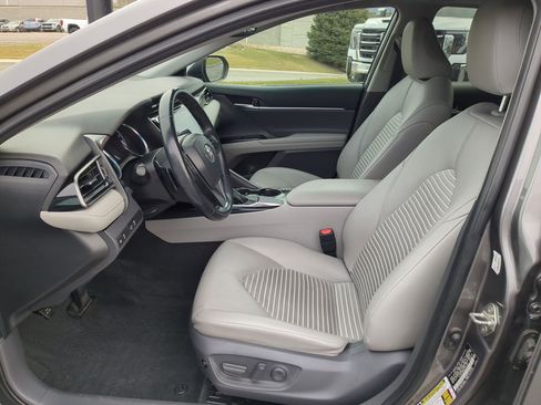 Used 2019 Toyota Camry SE w/ Audio Package image 17