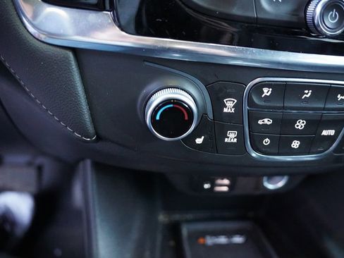 Certified 2023 Chevrolet Traverse LT w/ LT Premium Package image 3