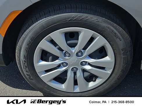 Certified 2025 Kia Soul LX FWD image 10