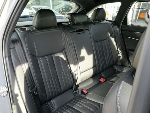 Used 2025 Audi RS 6 performance image 52