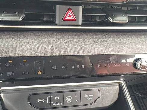 New 2026 Kia Carnival EX FWD image 31