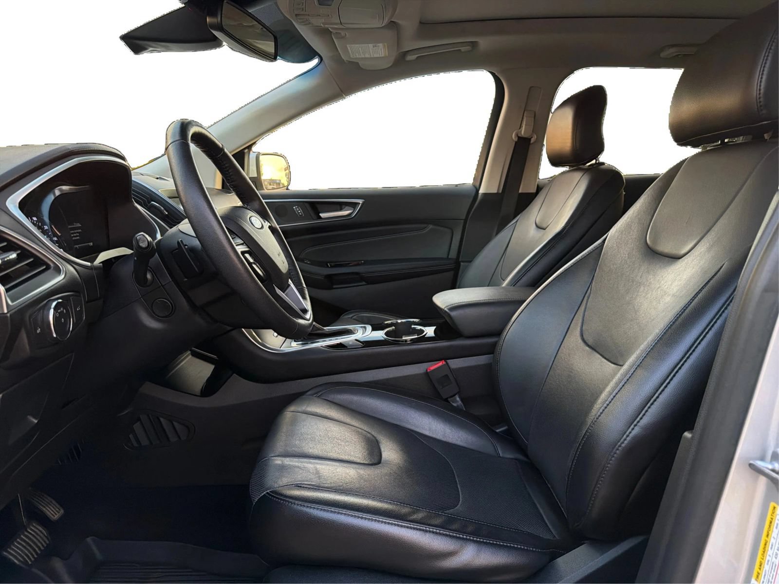 Used 2017 Ford Edge Titanium w/ Equipment Group 302A AWD/4WD image 9