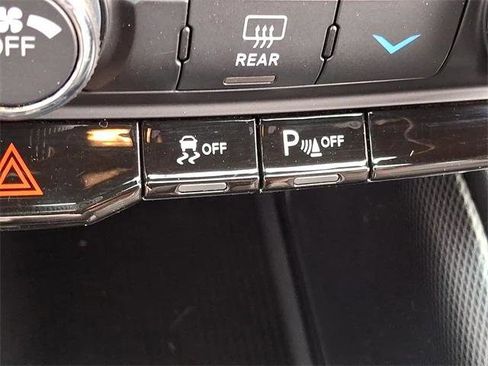 Certified 2024 Dodge Durango GT image 28