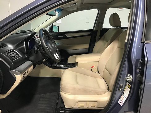 Used 2017 Subaru Legacy 2.5i Premium w/ Moonroof Package AWD/4WD image 10