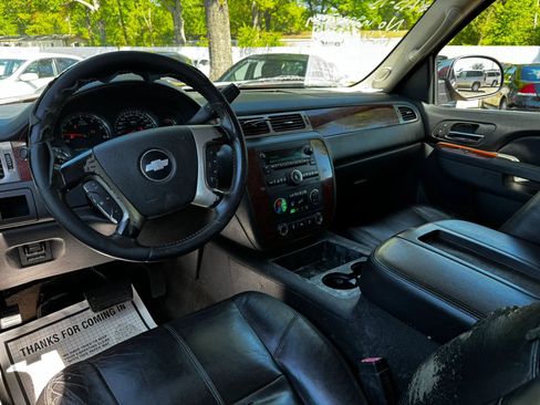 Used 2012 Chevrolet Suburban LT w/ Texas Edition RWD image 19