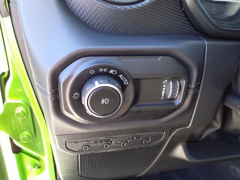 New 2025 Jeep Wrangler Unlimited Rubicon image 10