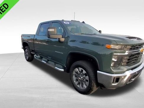 Used 2025 Chevrolet Silverado 2500 LT image 3