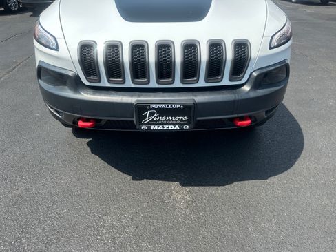Used 2016 Jeep Cherokee Trailhawk w/ Leather Interior Group AWD/4WD image 24