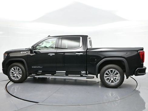 Used 2025 GMC Sierra 1500 Denali AWD/4WD image 4