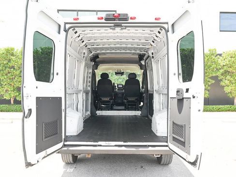 Used 2023 RAM ProMaster 2500 FWD image 5