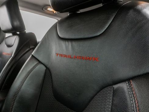 Used 2022 Jeep Compass Trailhawk AWD/4WD image 10