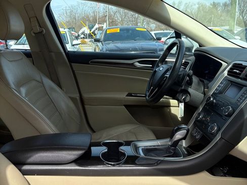 Used 2014 Ford Fusion SE w/ Equipment Group 202A image 14