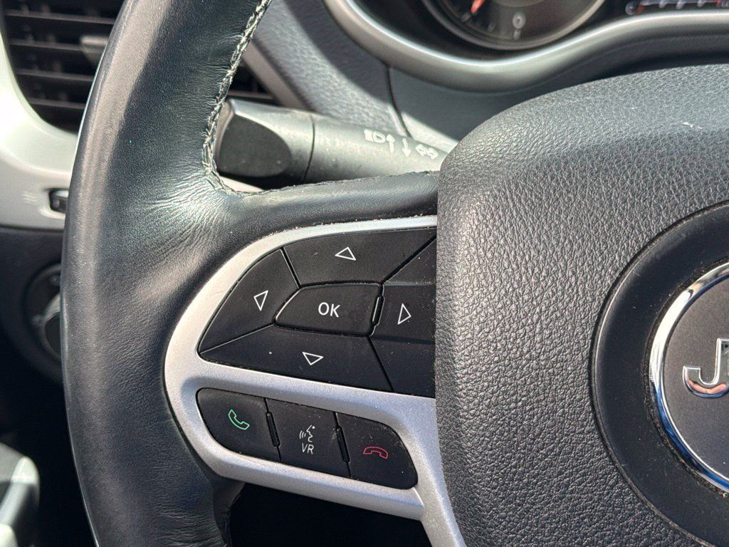 Used 2017 Jeep Cherokee Limited FWD image 15