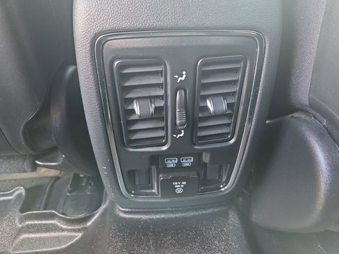 Used 2019 Jeep Grand Cherokee Limited AWD/4WD image 33