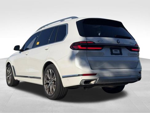 Used 2024 BMW X7 xDrive40i w/ Premium Package AWD/4WD image 5