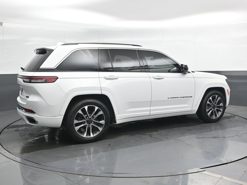 Used 2022 Jeep Grand Cherokee Overland AWD/4WD image 2