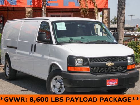 Used 2017 Chevrolet Express 2500 Extended image 2