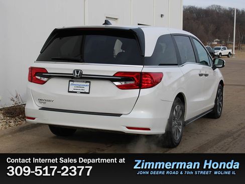 Certified 2024 Honda Odyssey EX-L image 2