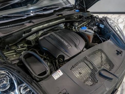 Used 2018 Porsche Macan Sport Edition AWD/4WD image 84