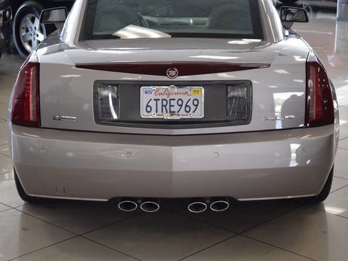 Used 2005 Cadillac XLR RWD image 24