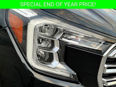 Used 2023 GMC Terrain SLT w/ LPO, Floor Liner Package image 30