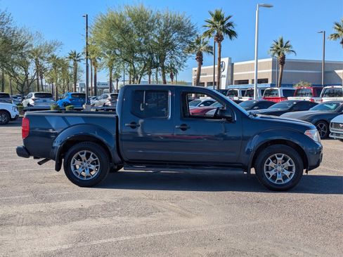 Used 2020 Nissan Frontier SV image 6