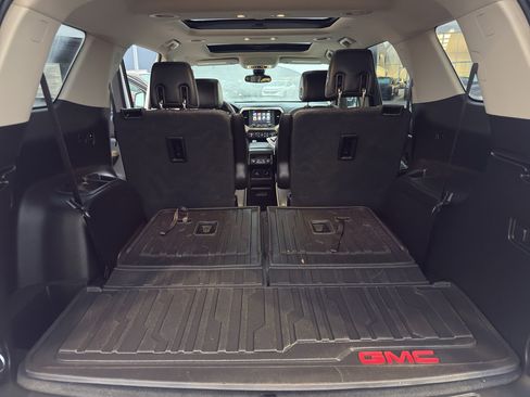 Certified 2018 GMC Acadia Denali w/ Technology Package AWD/4WD image 37