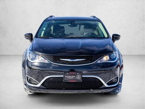 Used 2019 Chrysler Pacifica Touring-L Plus image 2