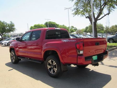 Used 2019 Toyota Tacoma TRD Sport image 12