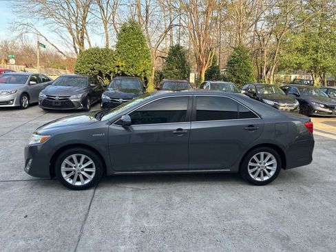 Used 2012 Toyota Camry XLE w/ Leather Pkg image 2