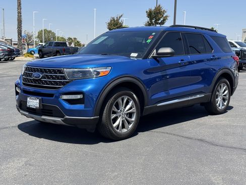 Used 2020 Ford Explorer XLT w/ Equipment Group 202A AWD/4WD image 3