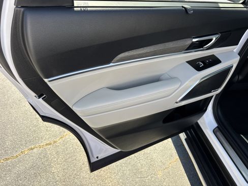 Certified 2022 Kia Telluride SX w/ SX Prestige Package image 21