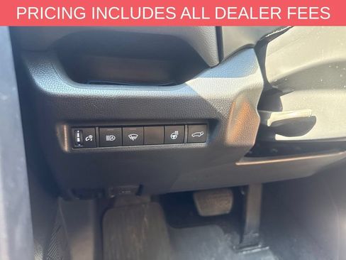 Used 2021 Toyota RAV4 XLE w/ Convenience Package AWD/4WD image 9