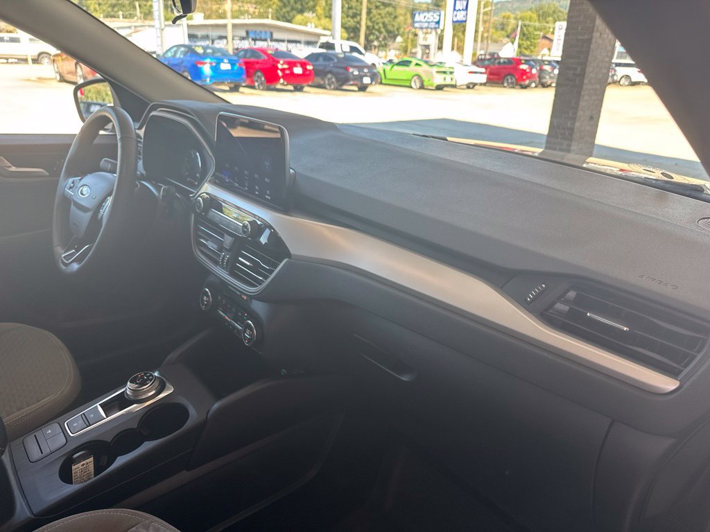 Certified 2021 Ford Escape SE w/ SE Sport Appearance Package FWD image 18