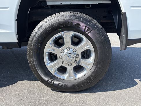 Used 2024 RAM 2500 Big Horn AWD/4WD image 12