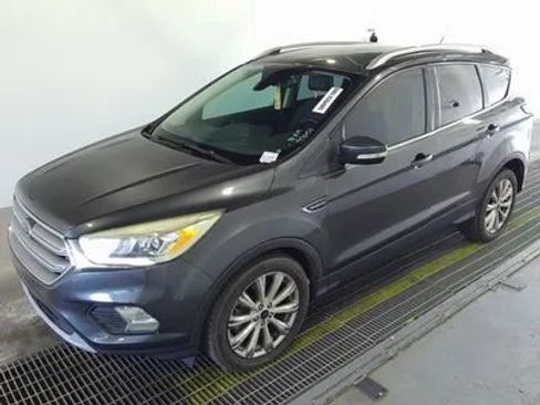 Used 2017 Ford Escape Titanium FWD image 1