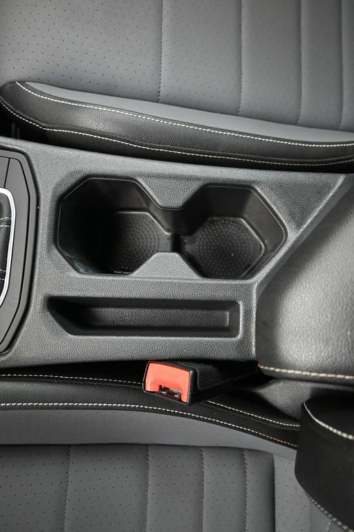 Used 2025 Volkswagen Jetta SE FWD image 18