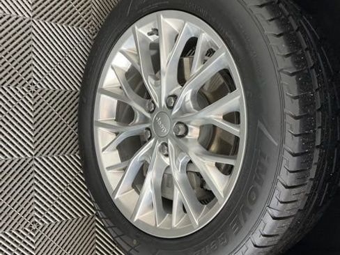 Used 2021 Jeep Grand Cherokee L Summit w/ Luxury Tech Group V image 36