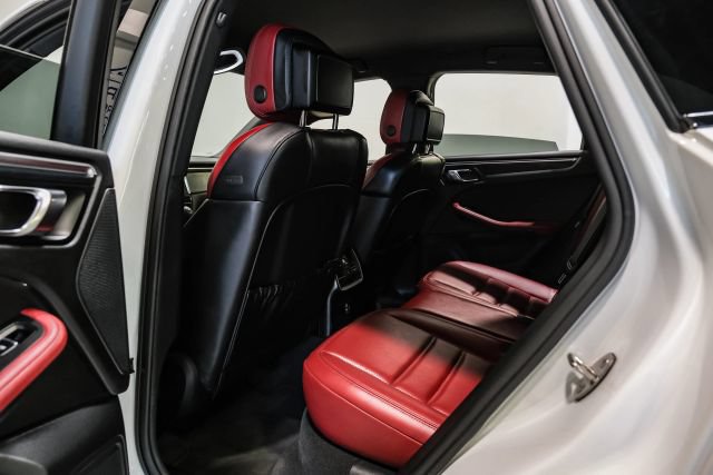 Used 2022 Porsche Macan GTS AWD/4WD image 35