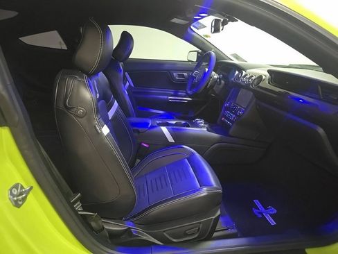 Used 2020 Ford Mustang Shelby GT500 w/ Technology Package RWD image 8