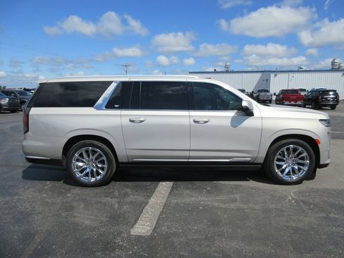 Certified 2023 Cadillac Escalade ESV Premium Luxury Platinum w/ LPO, Radiant Package AWD/4WD image 5