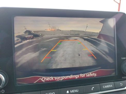 Used 2023 Nissan Rogue SV image 41