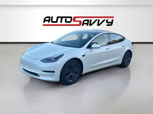 Used 2023 Tesla Model 3 Standard Range RWD image 3