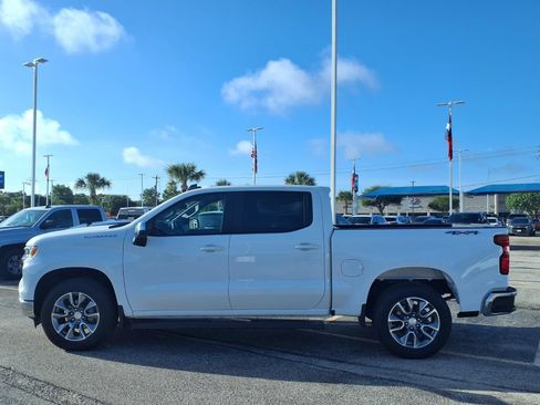 Used 2025 Chevrolet Silverado 1500 LT AWD/4WD image 24