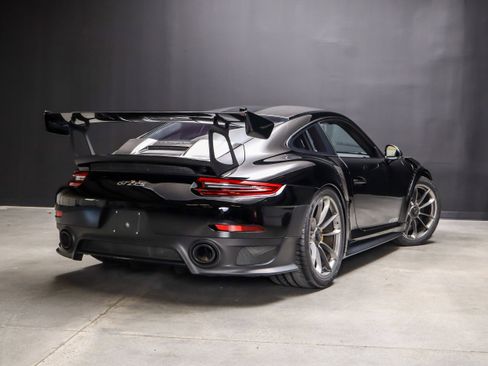 Certified 2018 Porsche 911 GT2 RS RWD image 3