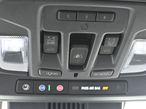 Used 2025 Chevrolet Silverado 1500 ZR2 w/ Technology Package image 28