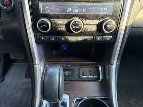 Used 2022 Subaru Ascent Touring w/ Popular Package #2A AWD/4WD image 23