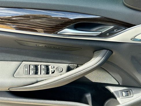 Used 2020 BMW 530i image 19