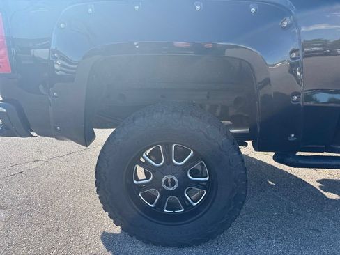 Used 2015 GMC Sierra 1500 SLE w/ SLE Value Package AWD/4WD image 8